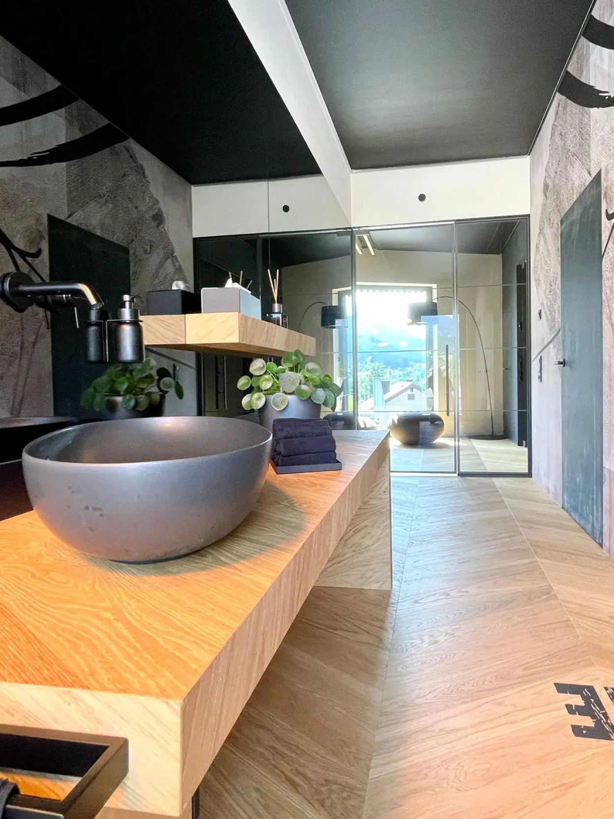 Dubová podlaha v koupelně