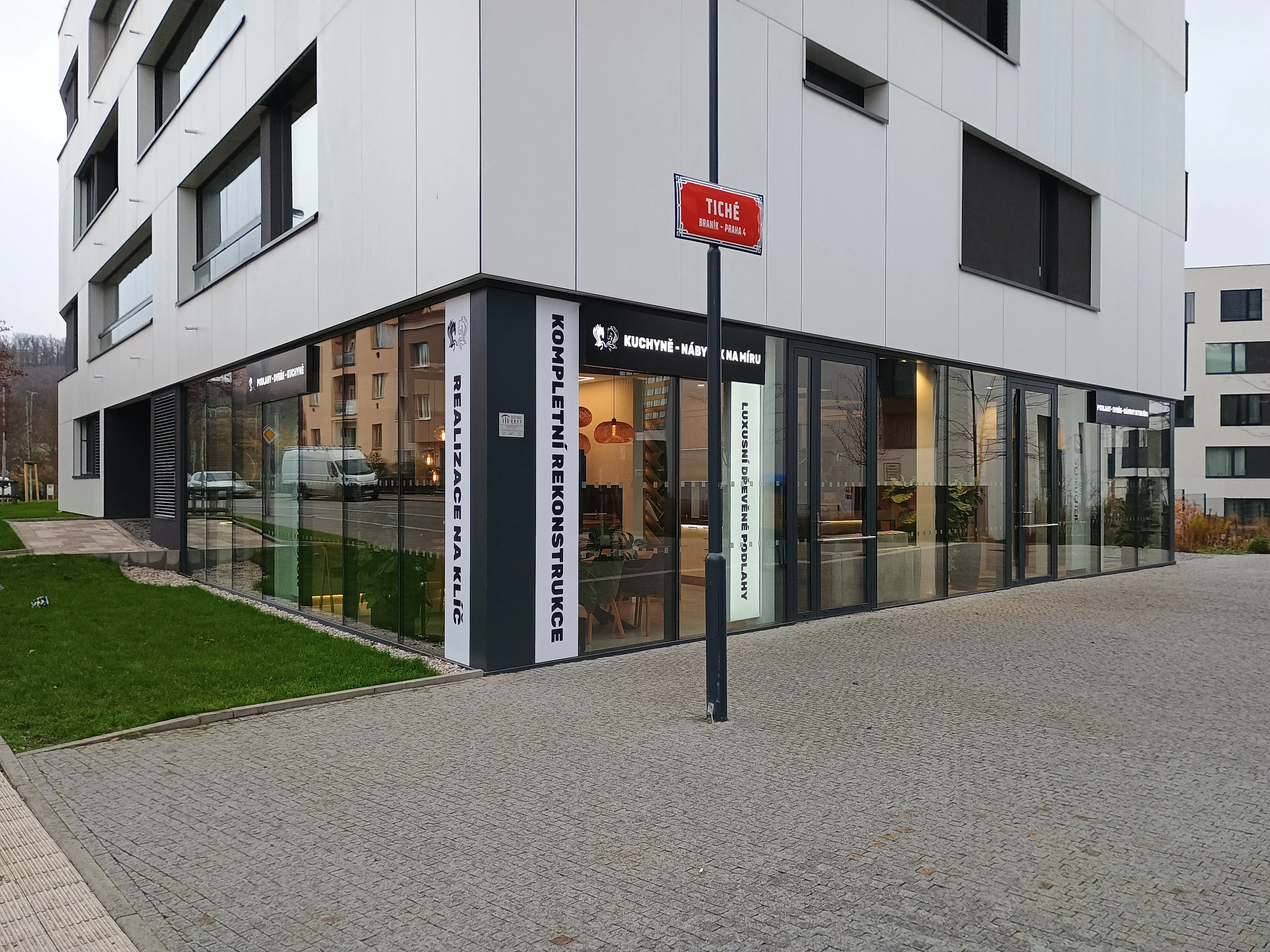 Showroom Michelle Bivotti